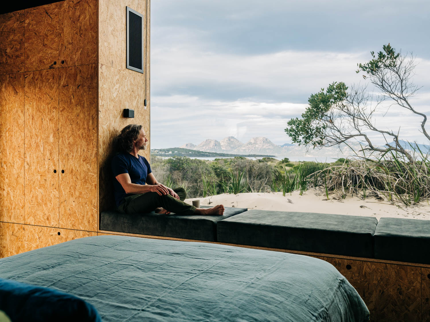 window Dolphin Sand Studio / Beach Front Tiny Home / Matt Williams Architects