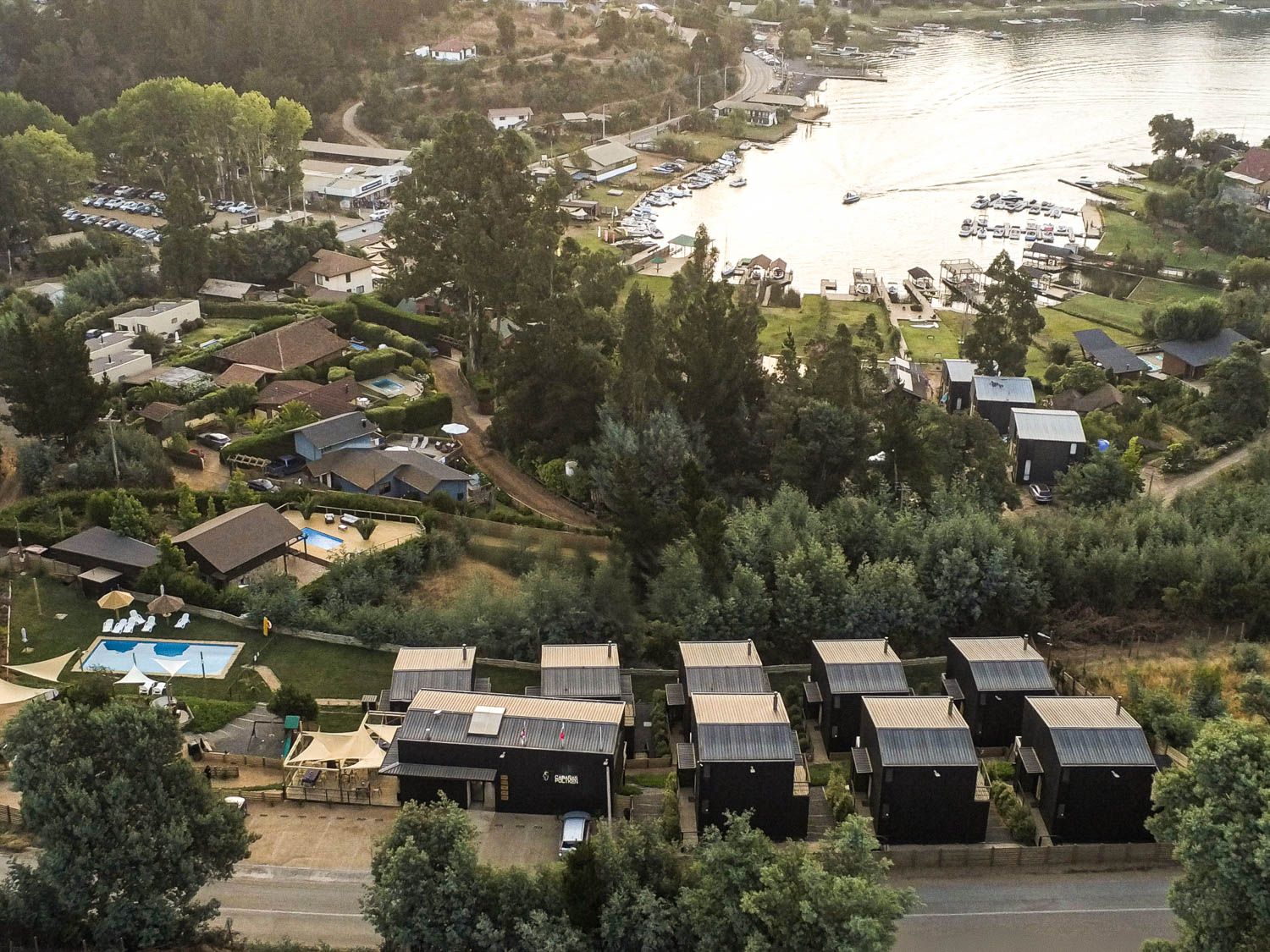 lake Poliken Tiny Houses / Chile / Román y Basualto Arquitectos