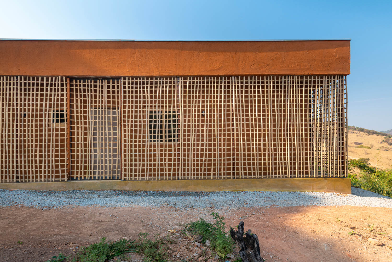 bamboo elevation Serra House / Sustainable Tiny House / Moeda Brazil / Vazio