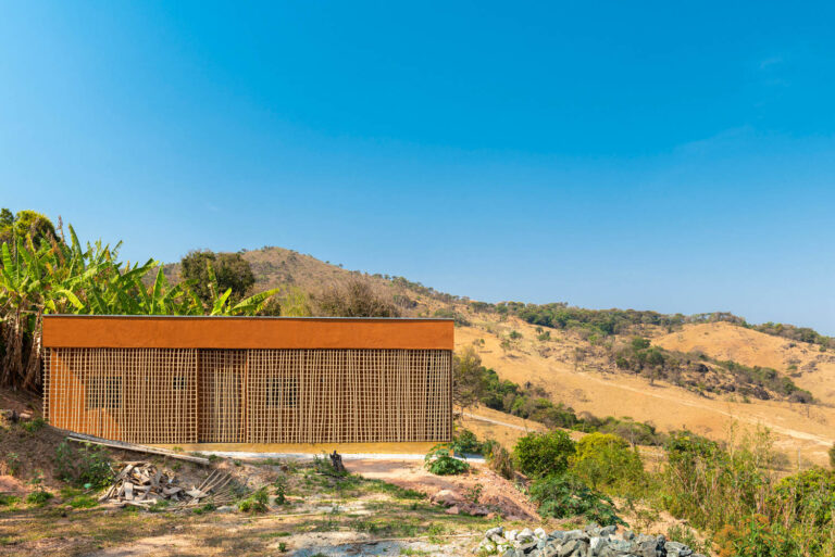 Serra House / Sustainable Tiny House / Moeda Brazil / Vazio