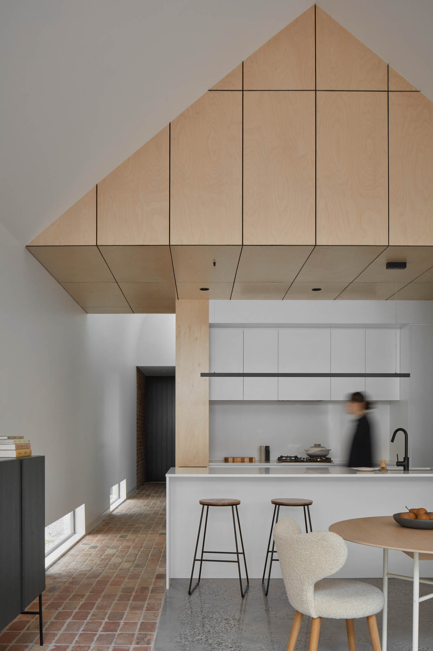 plywood Small House / Brunswick / R Architecture