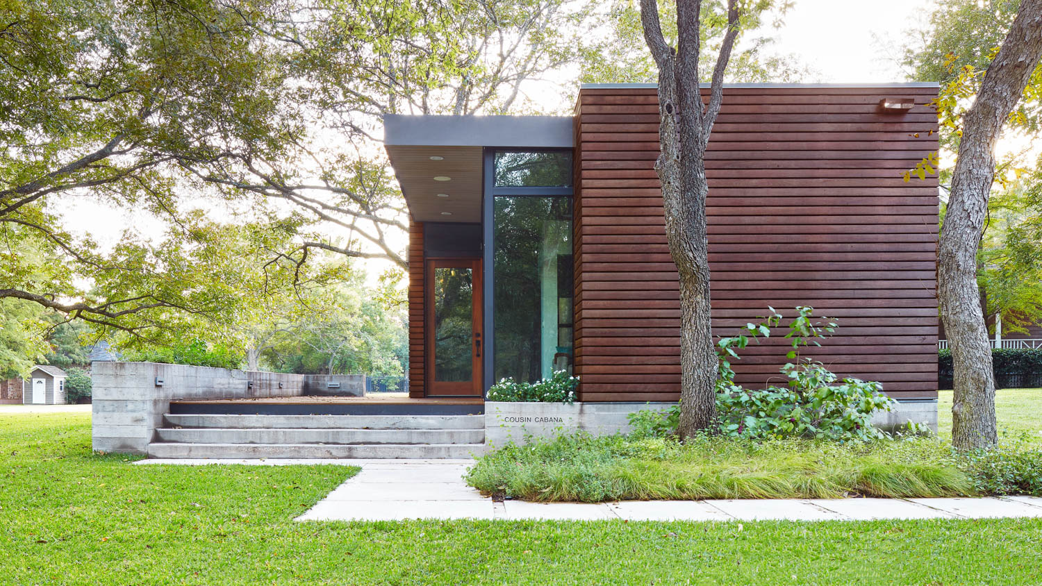 exterior Cousin Cabana / Lake Austin Cabin / Black Rabbit