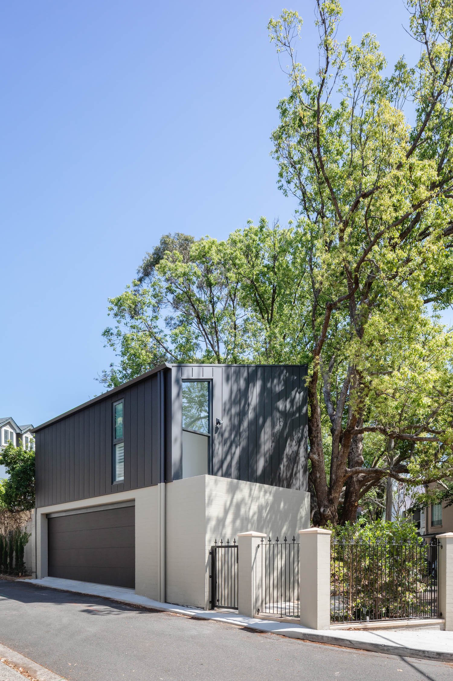 Woollahra Treehouse / Bones Studio