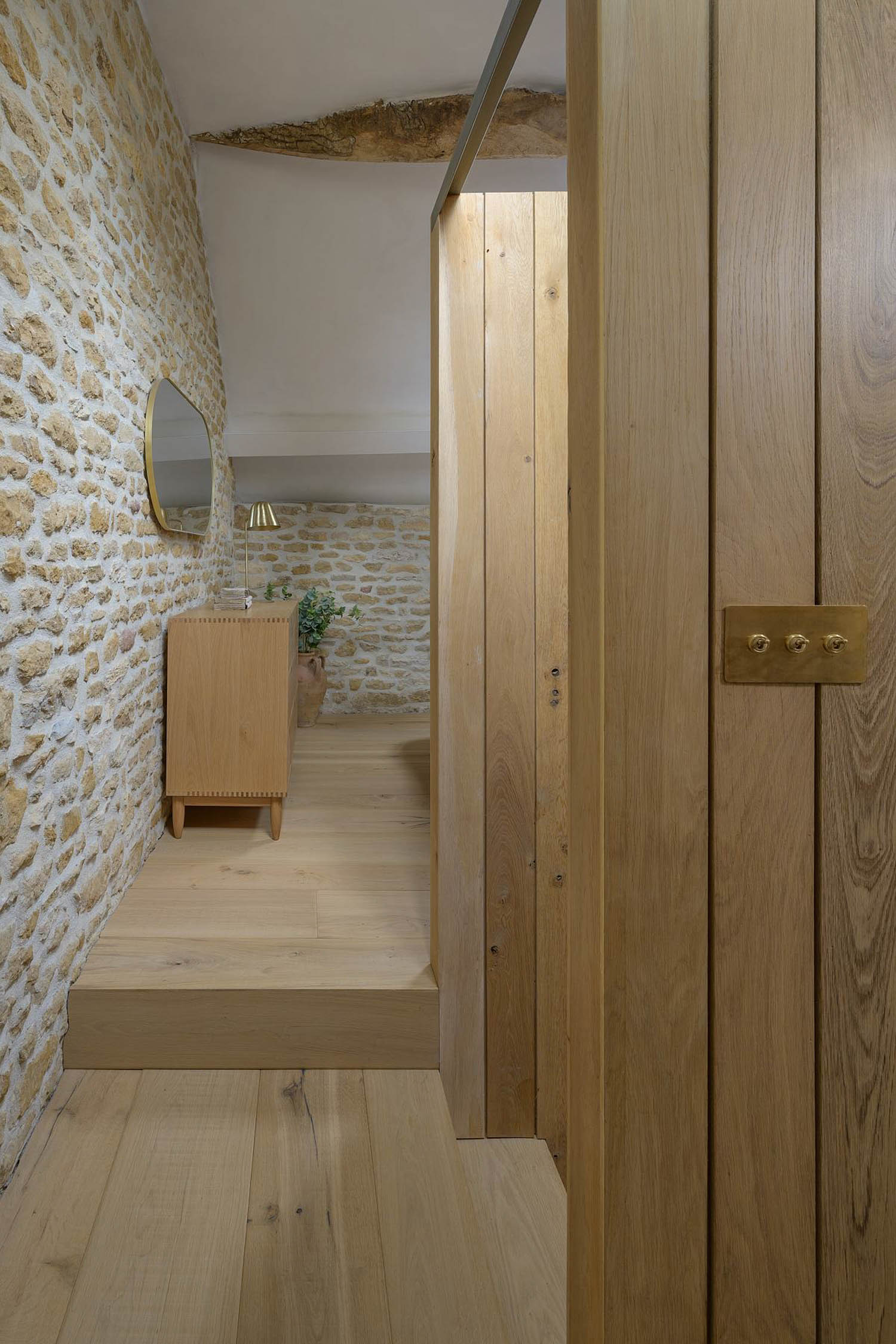 timber pod Cotswolds Cowshed / Gloucestershire, Gb / Design Storey