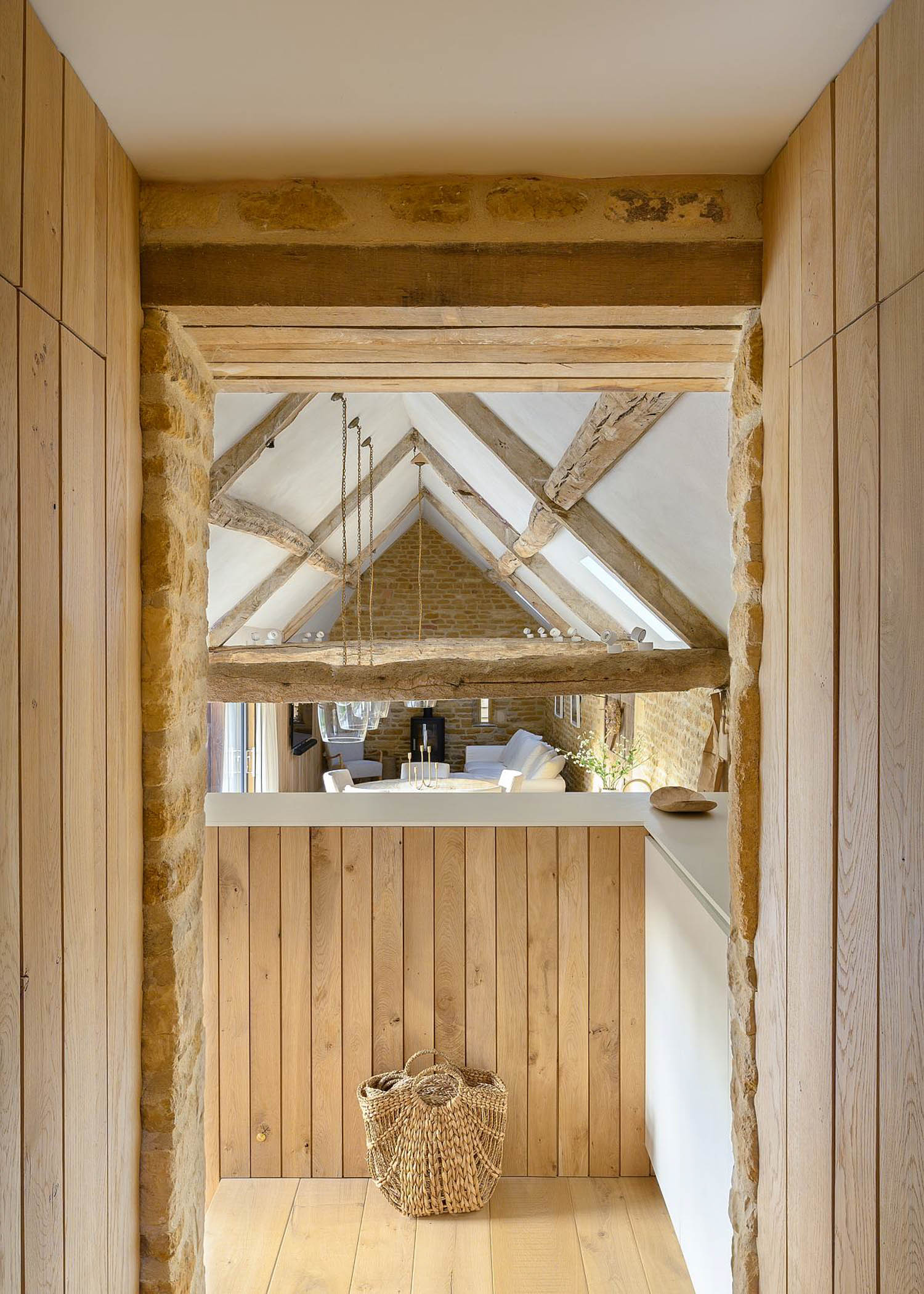 timber structure Cotswolds Cowshed / Gloucestershire, Gb / Design Storey