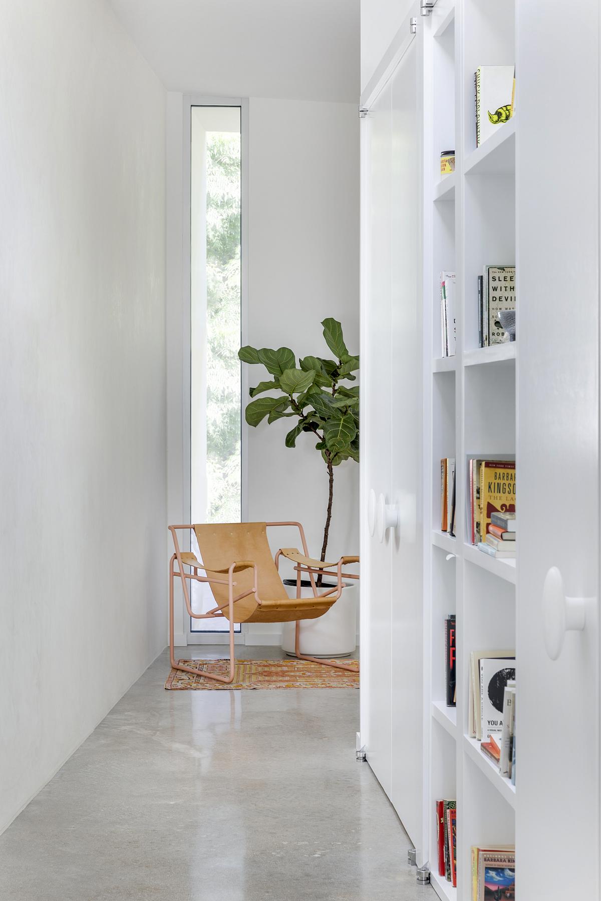 hallway Austin Minimalist Backhouse / Austin / Moontower