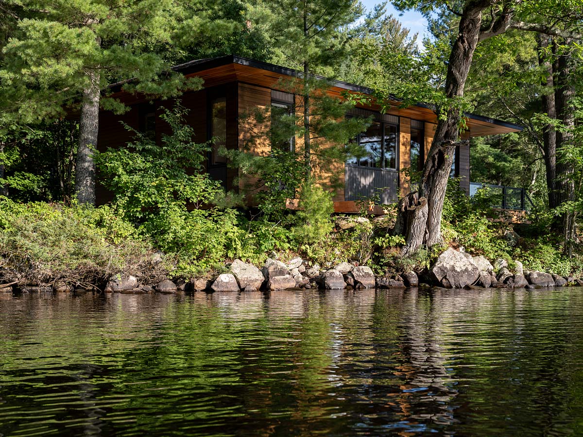 by the water Lake Rosseau Cabin / Muskoka cottage region / Still Architects