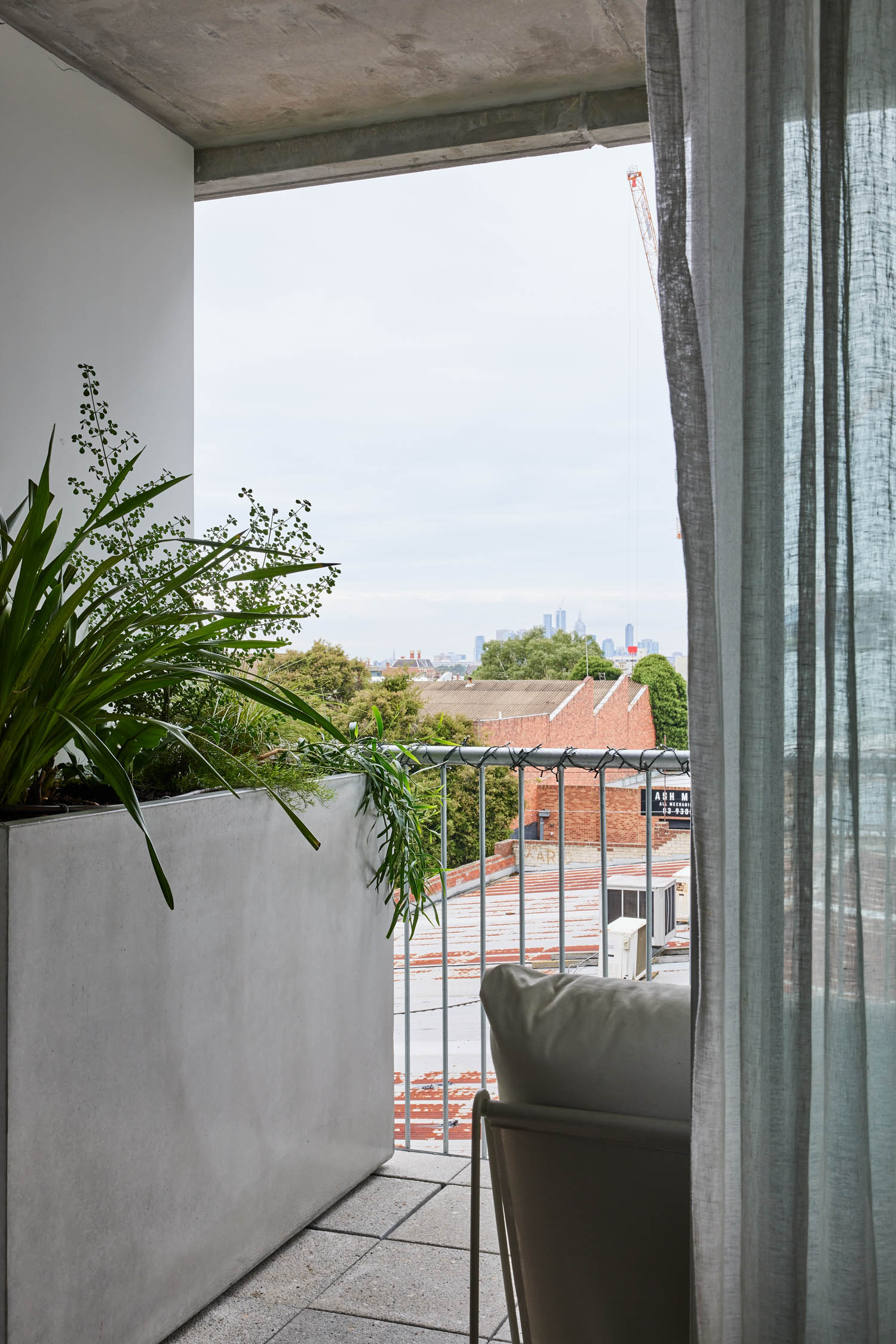 balcony Nightingale Skye House Teilhaus / Breathe Architecture