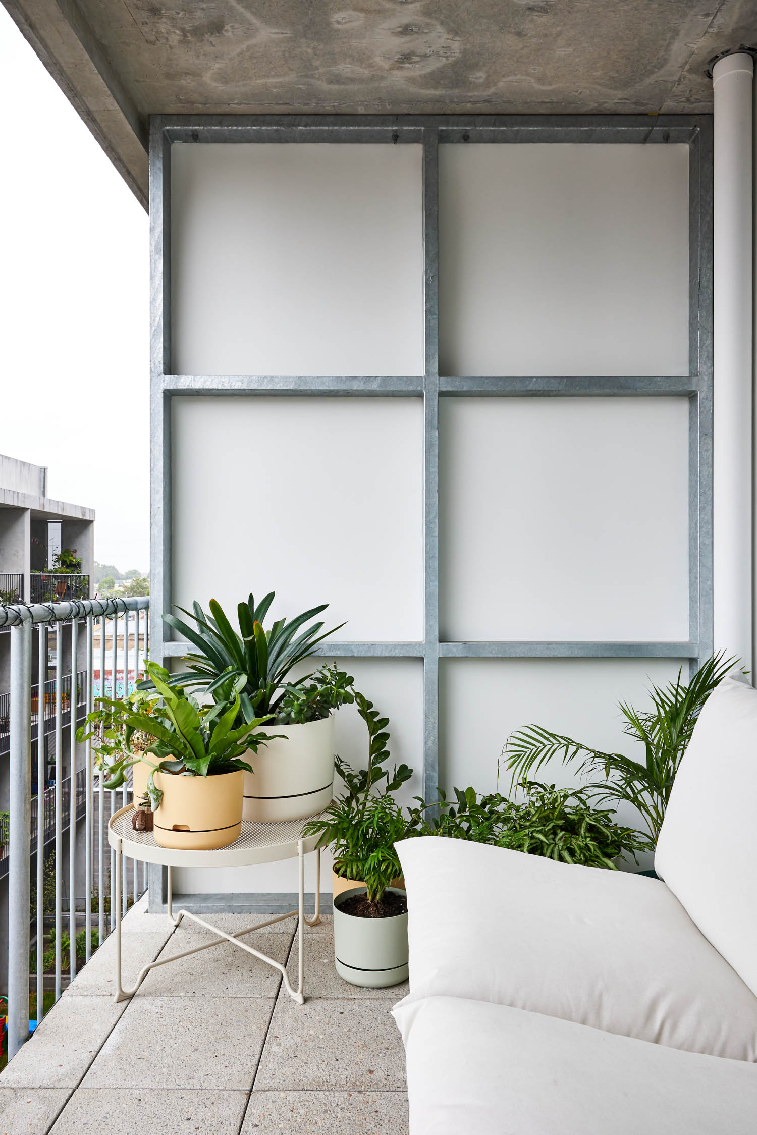 balcony garden Nightingale Skye House Teilhaus / Breathe Architecture