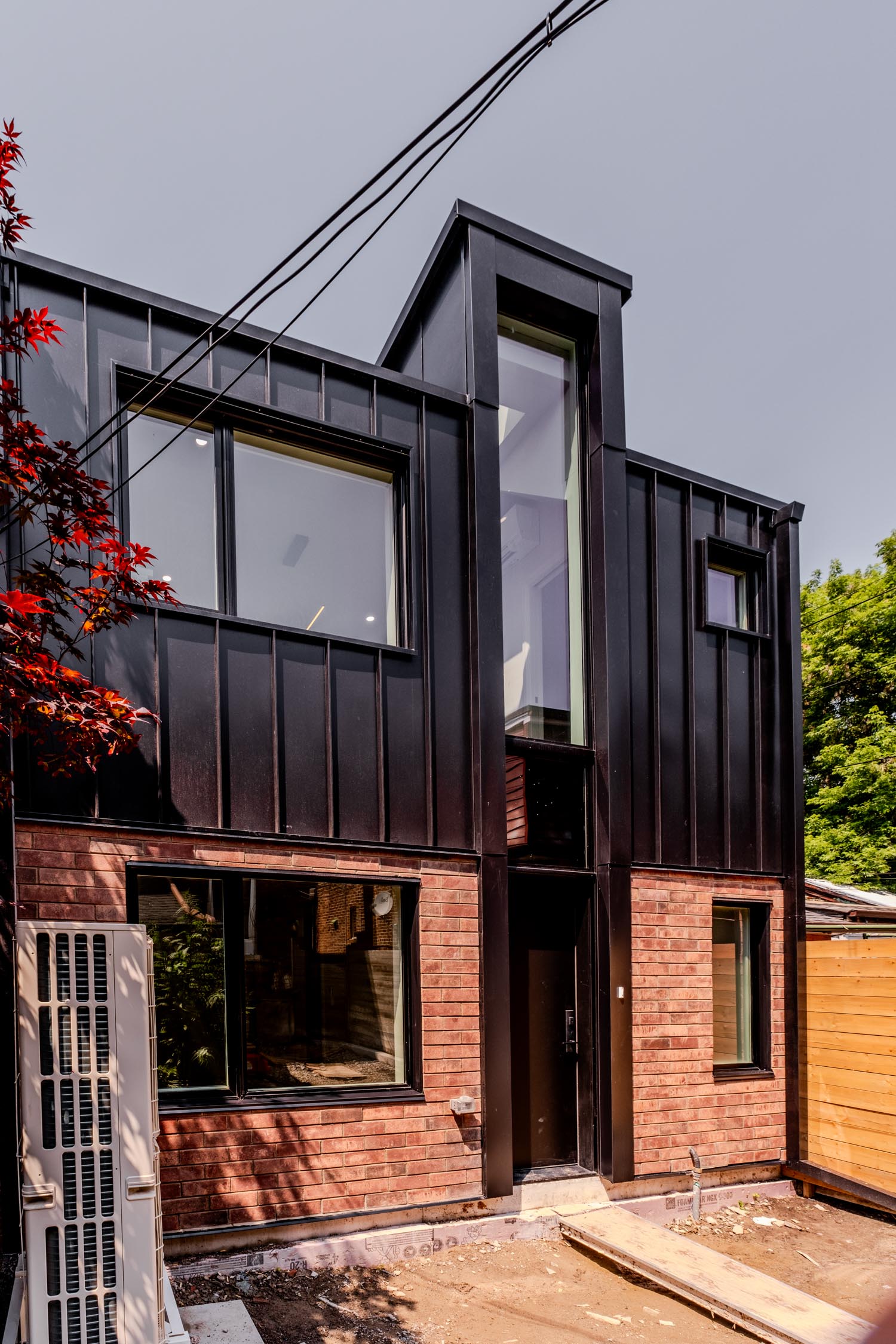 facade Concord Laneway Suite / Toronto / ZZ Contracting