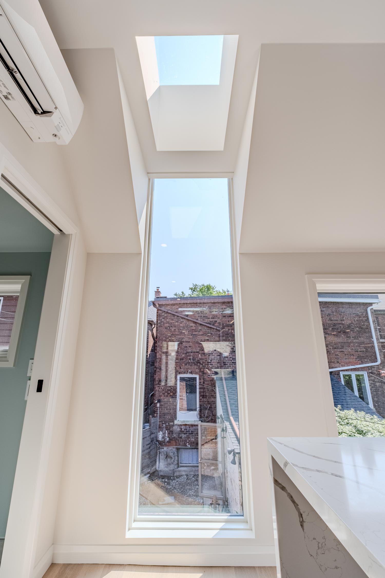 skylight Concord Laneway Suite / Toronto / ZZ Contracting