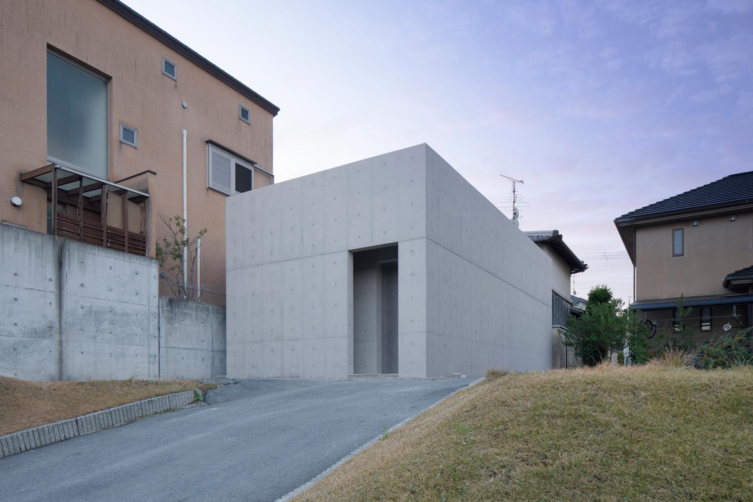 Detached building in Ko-ryo Town, Nara Prefecture / Koyori