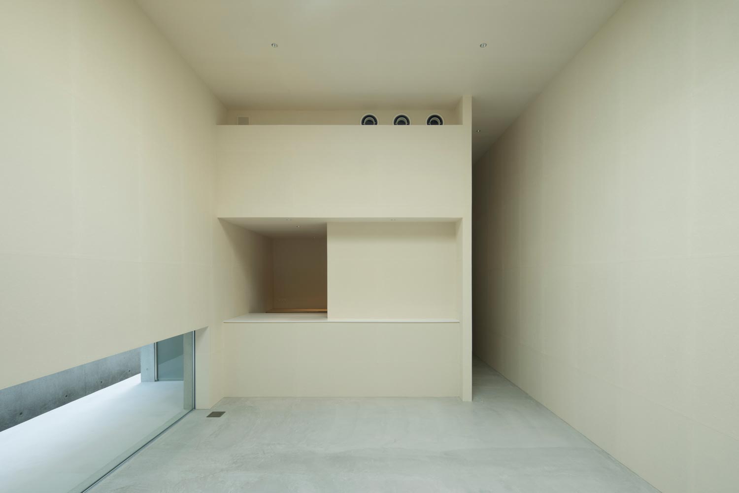Detached building in Ko-ryo Town, Nara Prefecture / Koyori