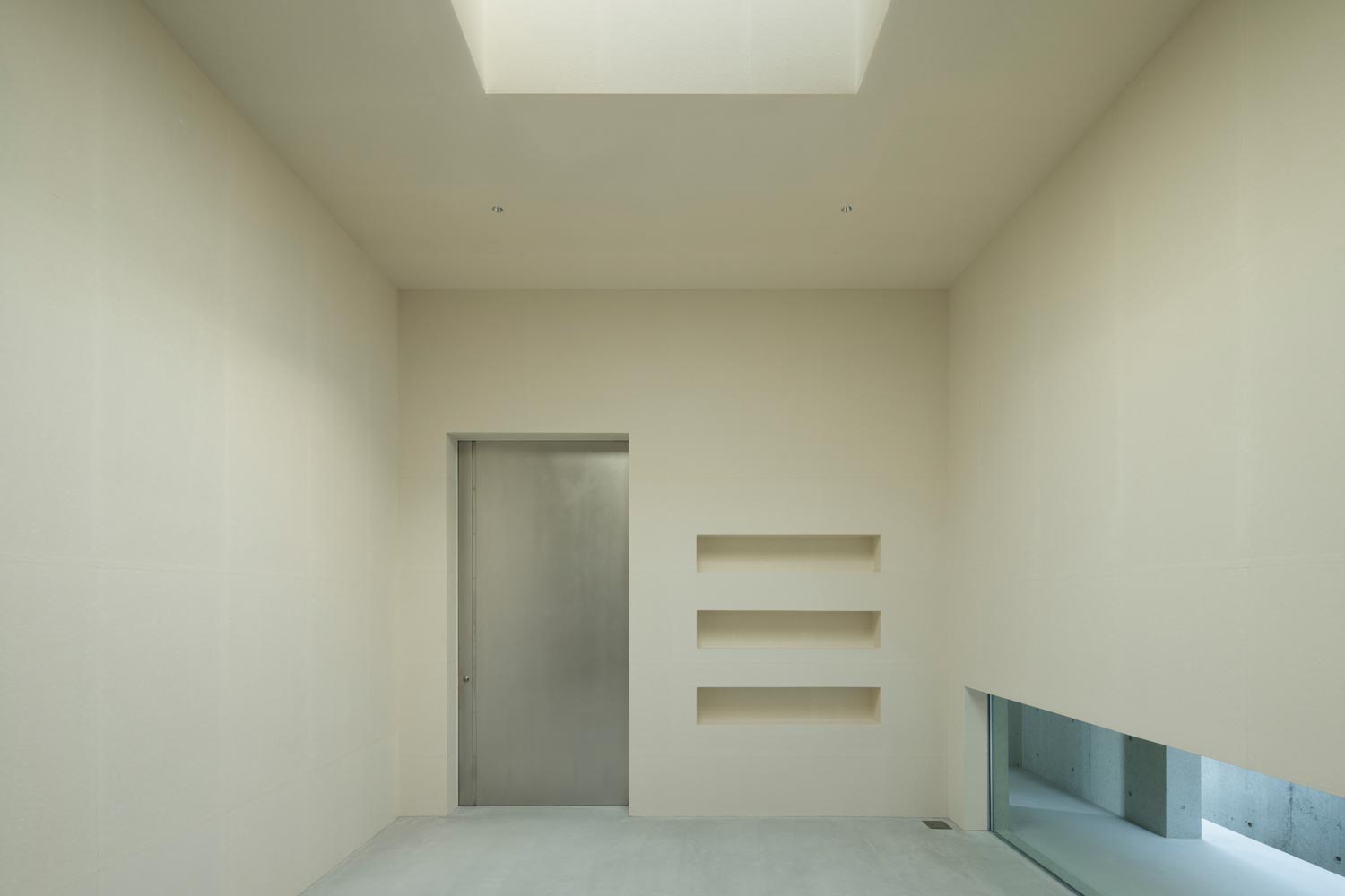 Detached building in Ko-ryo Town, Nara Prefecture / Koyori